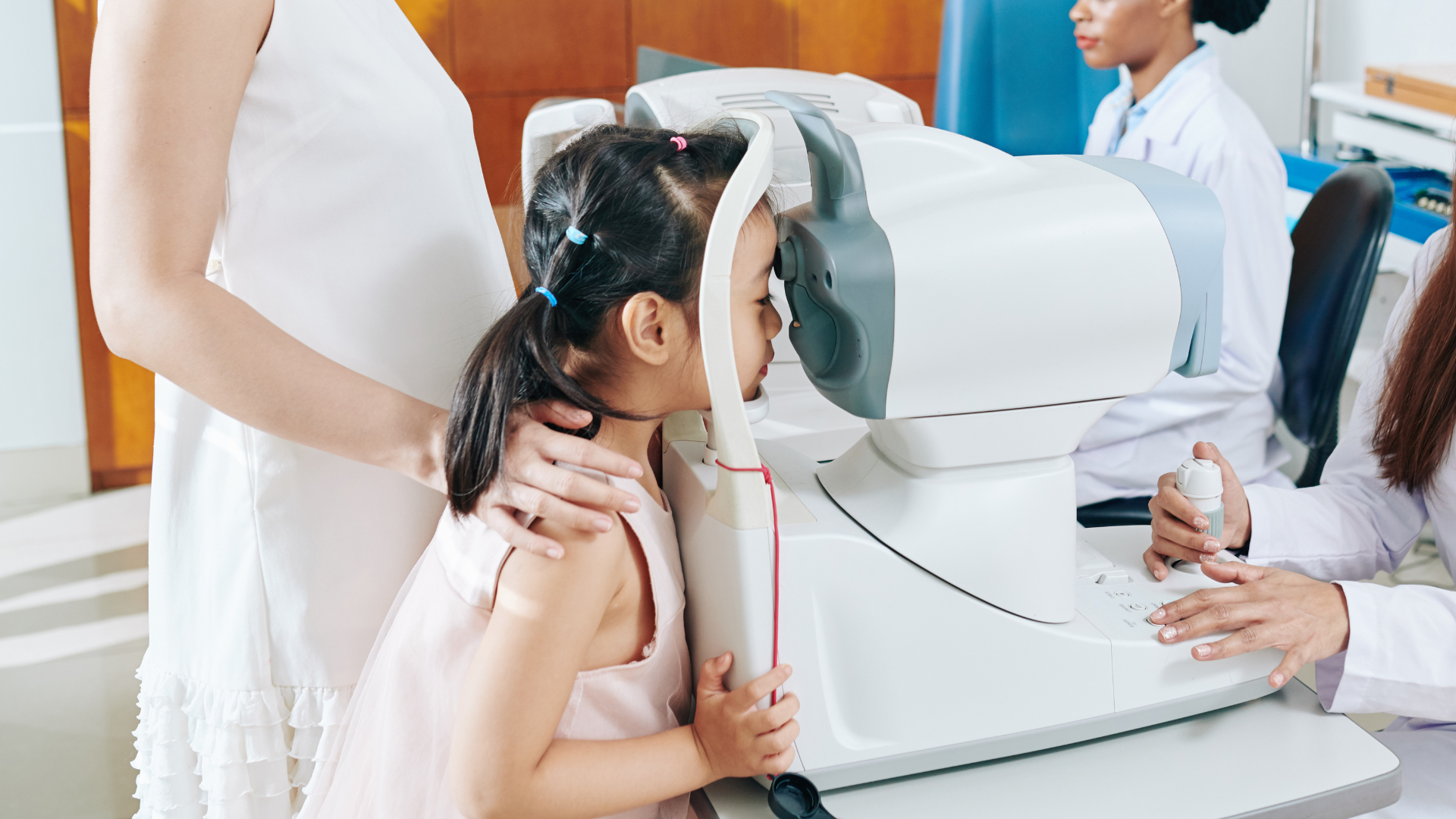 The importance of fundus examination of the child - DrZwillinger